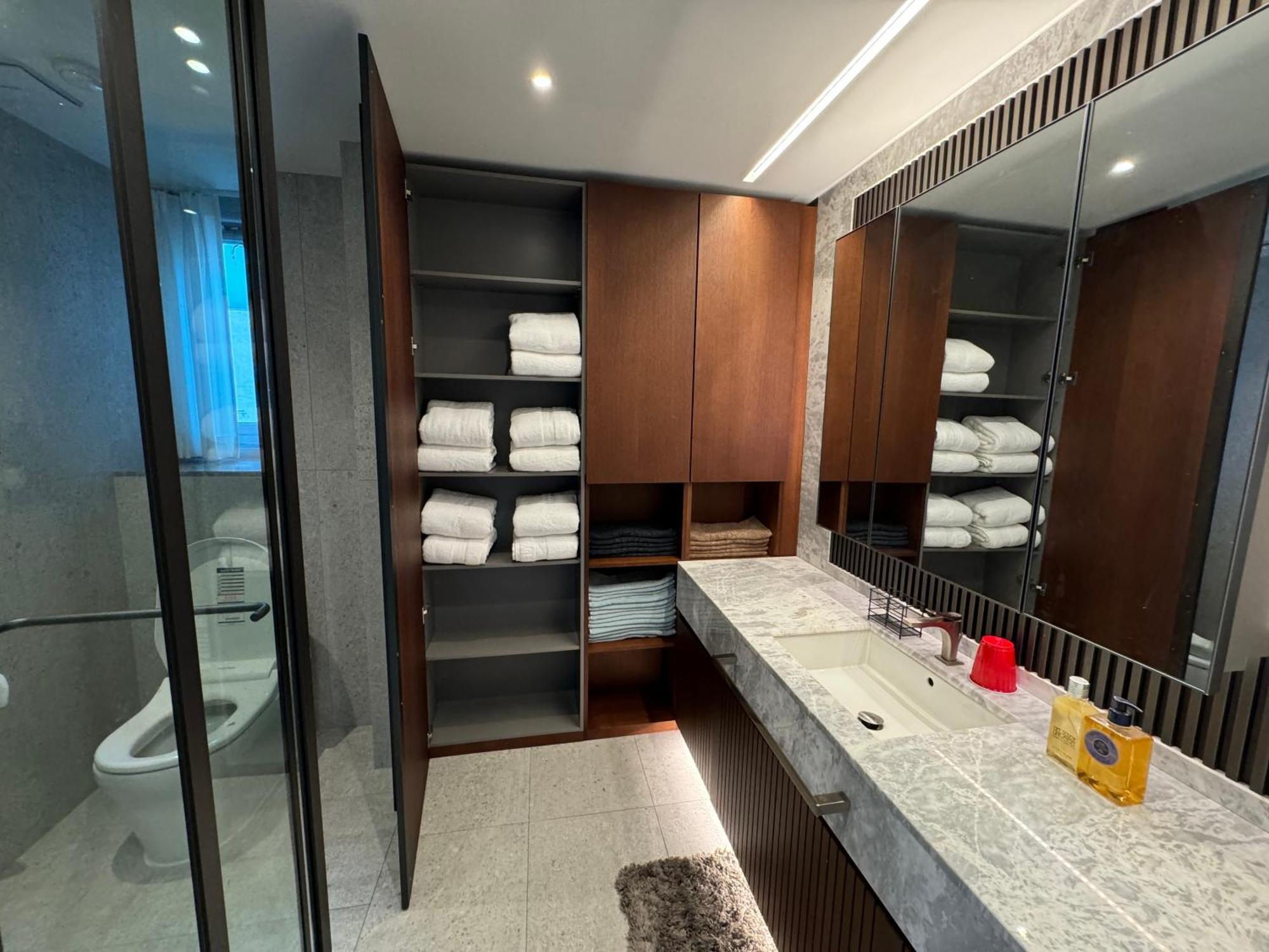 Gangnam Cheongdam - Free Wifi, Max 6pax