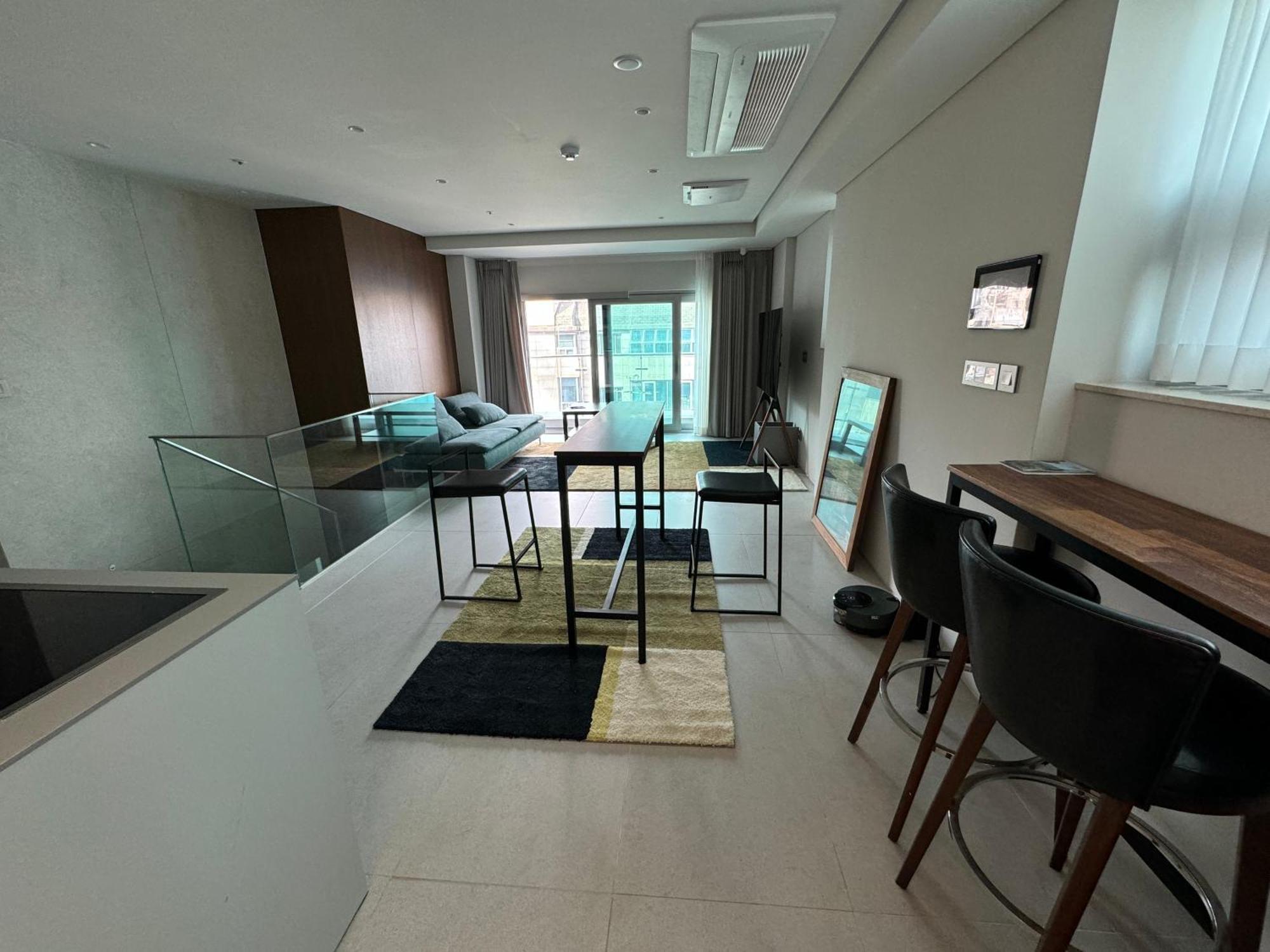 Gangnam Cheongdam - Free Wifi, Max 6pax *
